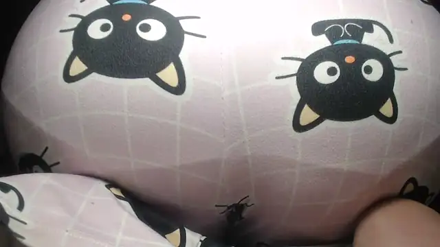Snapshot of prettyangelsquirt chatting on 05/16/26, 04:06 prettyangelsquirt online show from 05/16/26, 04:06