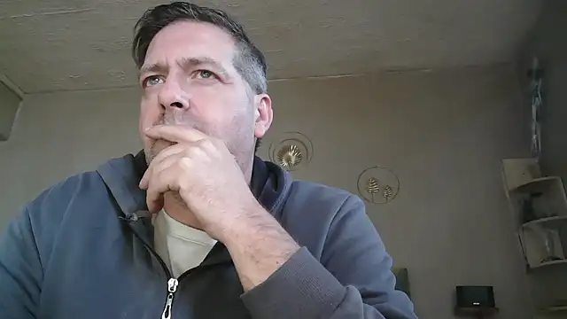 Snapshot of matrikes1 chatting on 03/24/26, 04:12 matrikes1 online show from 03/24/26, 04:12