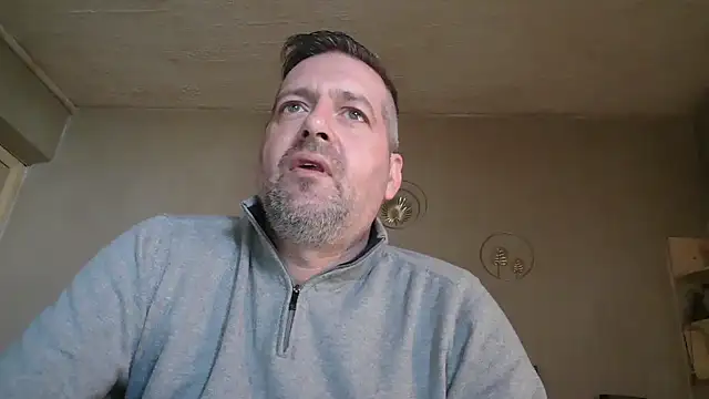 Snapshot of matrikes1 chatting on 03/31/26, 04:07 matrikes1 online show from 03/31/26, 04:07