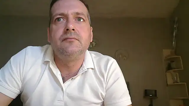 Snapshot of matrikes1 chatting on 04/03/26, 03:21 matrikes1 online show from 04/03/26, 03:21