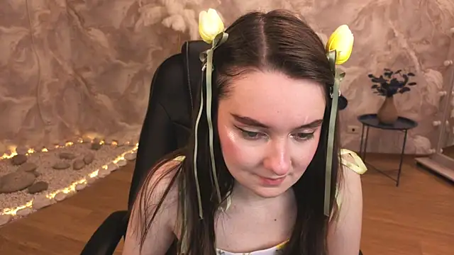 Snapshot of CloudGrace chatting on 02/24/26, 06:17 CloudGrace online show from 02/24/26, 06:17