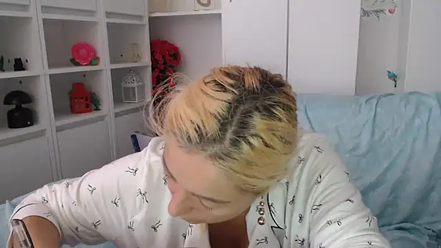 spell of love online show from 09/18/25, 11:01