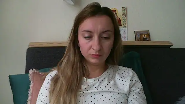 SusanCurt online show from 12/24/24, 01:06