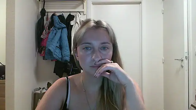 SusanCurt online show from 10/11/25, 02:37