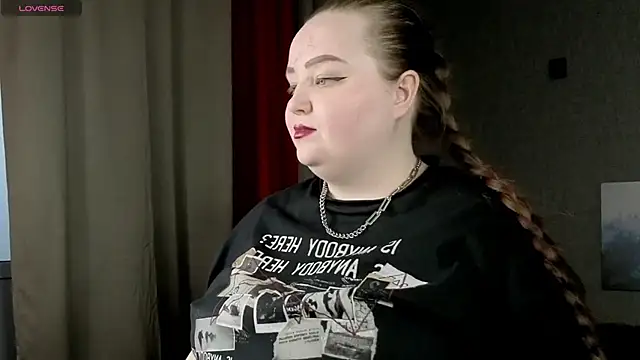 Snapshot of EMMA__CONNOR chatting on 11/29/25, 09:12 EMMA CONNOR online show from 11/29/25, 09:12