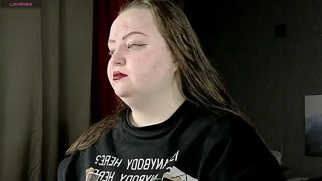 Snapshot of EMMA__CONNOR chatting on 11/29/25, 10:13 EMMA CONNOR online show from 11/29/25, 10:13