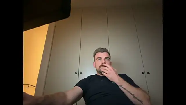 Snapshot of mrbigballs chatting on 12/02/25, 08:26 mrbigballs online show from 12/02/25, 08:26