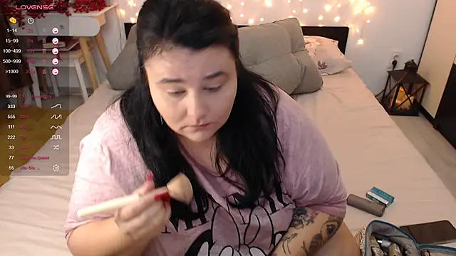 Snapshot of naughtykiss chatting on 12/08/24, 04:35 naughtykiss online show from 12/08/24, 04:35