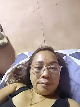 Snapshot of asianwet4u chatting on 09/11/25, 09:42 asianwet4u online show from 09/11/25, 09:42