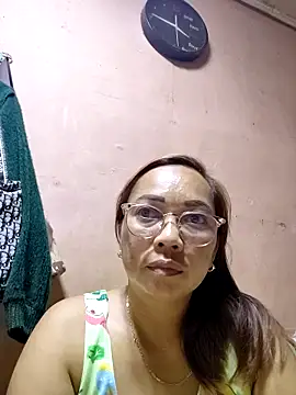 Snapshot of asianwet4u chatting on 09/14/25, 12:32 asianwet4u online show from 09/14/25, 12:32