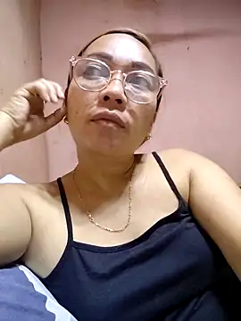 Snapshot of asianwet4u chatting on 09/14/25, 12:48 asianwet4u online show from 09/14/25, 12:48