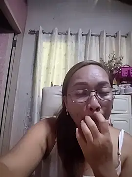 Snapshot of asianwet4u chatting on 09/25/25, 03:32 asianwet4u online show from 09/25/25, 03:32