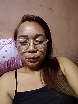 Snapshot of asianwet4u chatting on 09/29/25, 02:33 asianwet4u online show from 09/29/25, 02:33