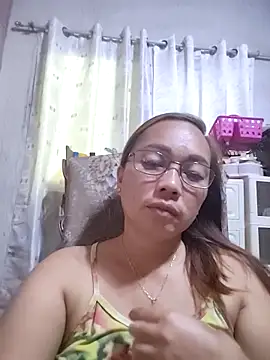 Snapshot of asianwet4u chatting on 10/10/25, 05:06 asianwet4u online show from 10/10/25, 05:06