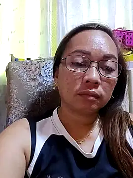 Snapshot of asianwet4u chatting on 10/14/25, 01:28 asianwet4u online show from 10/14/25, 01:28