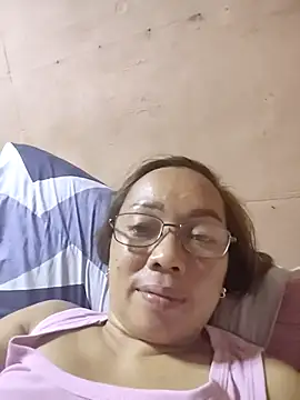 Snapshot of asianwet4u chatting on 10/18/25, 11:00 asianwet4u online show from 10/18/25, 11:00