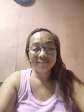 Snapshot of asianwet4u chatting on 10/19/25, 12:11 asianwet4u online show from 10/19/25, 12:11