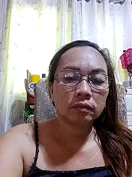 Snapshot of asianwet4u chatting on 10/20/25, 03:29 asianwet4u online show from 10/20/25, 03:29