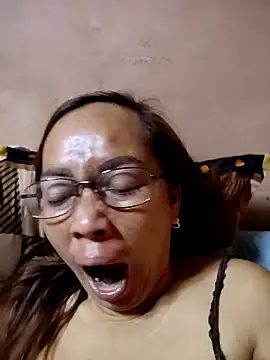 Snapshot of asianwet4u chatting on 10/29/25, 04:20 asianwet4u online show from 10/29/25, 04:20