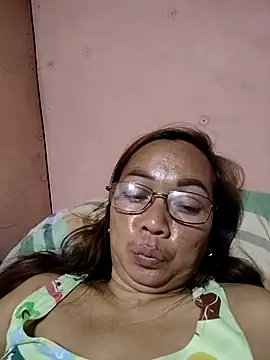 Snapshot of asianwet4u chatting on 11/10/25, 05:01 asianwet4u online show from 11/10/25, 05:01