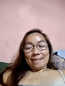 Snapshot of asianwet4u chatting on 11/14/25, 03:49 asianwet4u online show from 11/14/25, 03:49