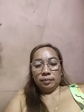 Snapshot of asianwet4u chatting on 11/19/25, 01:33 asianwet4u online show from 11/19/25, 01:33