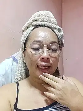 Snapshot of asianwet4u chatting on 11/20/25, 10:37 asianwet4u online show from 11/20/25, 10:37