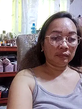 Snapshot of asianwet4u chatting on 11/21/25, 02:43 asianwet4u online show from 11/21/25, 02:43