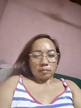 Snapshot of asianwet4u chatting on 11/23/25, 10:42 asianwet4u online show from 11/23/25, 10:42