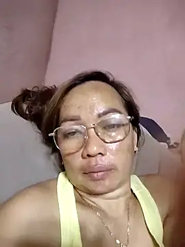 Snapshot of asianwet4u chatting on 11/26/25, 04:46 asianwet4u online show from 11/26/25, 04:46