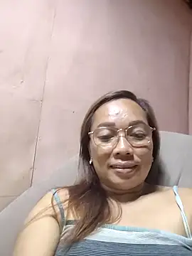 Snapshot of asianwet4u chatting on 11/30/25, 04:11 asianwet4u online show from 11/30/25, 04:11