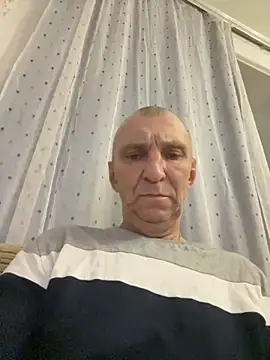 Snapshot of SHARP299 chatting on 09/18/25, 05:26 SHARP299 online show from 09/18/25, 05:26