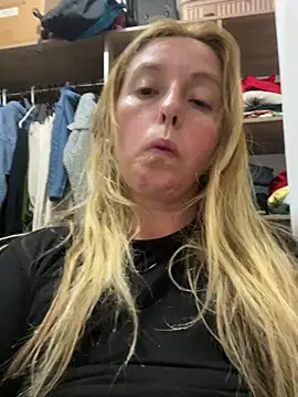 moniquerainx online show from 03/19/26, 04:05