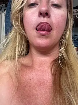 moniquerainx online show from 04/08/26, 07:14