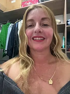 moniquerainx online show from 06/19/26, 02:16