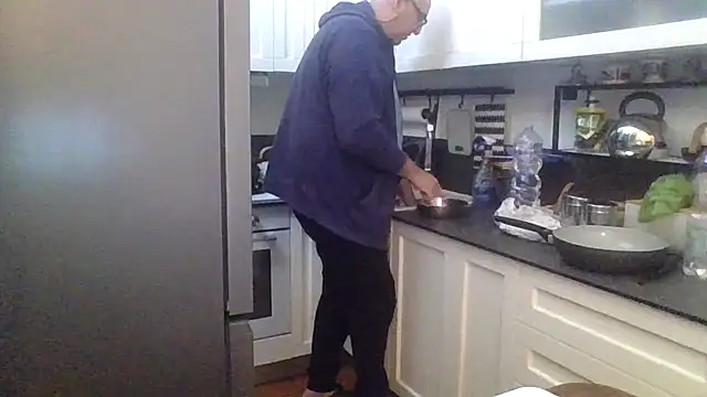 ANONIMO7735 online show from 10/24/25, 09:49