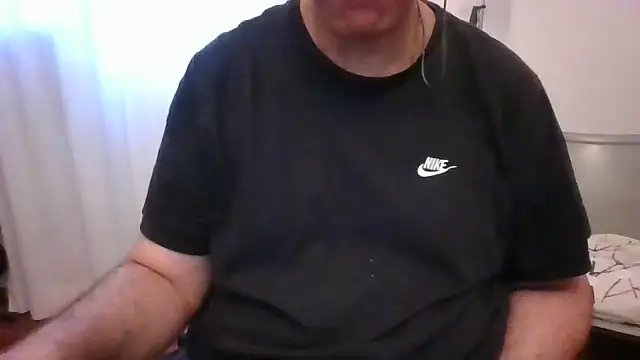 Snapshot of ANONIMO7735 chatting on 06/08/26, 04:35 ANONIMO7735 online show from 06/08/26, 04:35