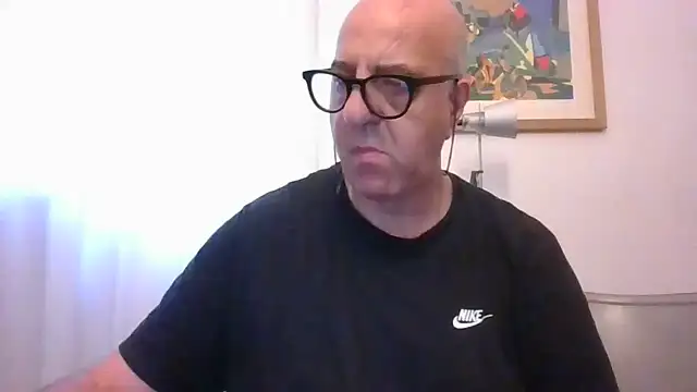 Snapshot of ANONIMO7735 chatting on 06/19/26, 04:39 ANONIMO7735 online show from 06/19/26, 04:39