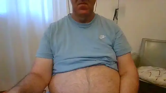 Snapshot of ANONIMO7735 chatting on 06/21/26, 04:26 ANONIMO7735 online show from 06/21/26, 04:26
