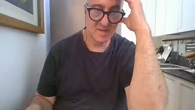Snapshot of ANONIMO7735 chatting on 07/04/26, 10:43 ANONIMO7735 online show from 07/04/26, 10:43
