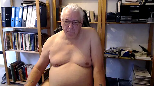 Snapshot of SchwanzhureXXL chatting on 06/07/26, 05:55 SchwanzhureXXL online show from 06/07/26, 05:55