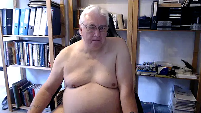 Snapshot of SchwanzhureXXL chatting on 06/10/26, 07:51 SchwanzhureXXL online show from 06/10/26, 07:51