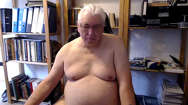 Snapshot of SchwanzhureXXL chatting on 06/14/26, 05:53 SchwanzhureXXL online show from 06/14/26, 05:53