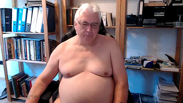 Snapshot of SchwanzhureXXL chatting on 06/19/26, 07:45 SchwanzhureXXL online show from 06/19/26, 07:45