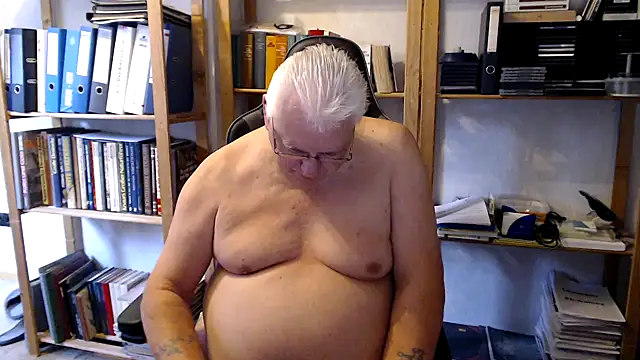 Snapshot of SchwanzhureXXL chatting on 07/04/26, 05:46 SchwanzhureXXL online show from 07/04/26, 05:46