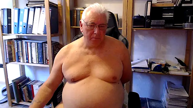 Snapshot of SchwanzhureXXL chatting on 07/05/26, 05:47 SchwanzhureXXL online show from 07/05/26, 05:47