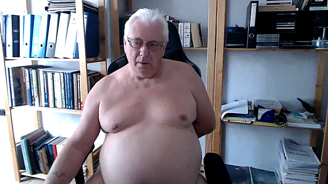 Snapshot of SchwanzhureXXL chatting on 07/12/26, 01:46 SchwanzhureXXL online show from 07/12/26, 01:46
