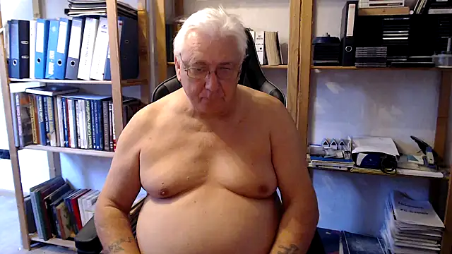 Snapshot of SchwanzhureXXL chatting on 07/30/26, 06:01 SchwanzhureXXL online show from 07/30/26, 06:01