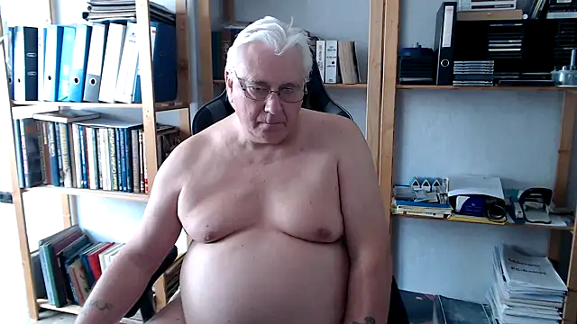 Snapshot of SchwanzhureXXL chatting on 08/02/26, 02:26 SchwanzhureXXL online show from 08/02/26, 02:26
