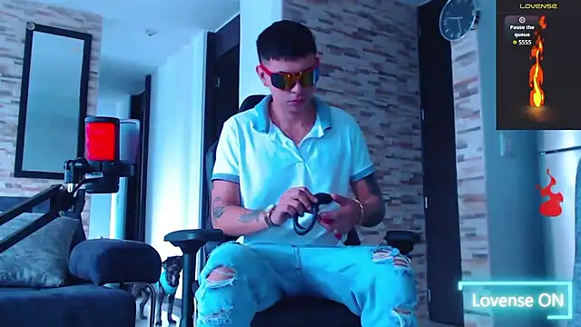 Snapshot of Lobito_xxxl chatting on 11/21/25, 07:34 Lobito xxxl online show from 11/21/25, 07:34